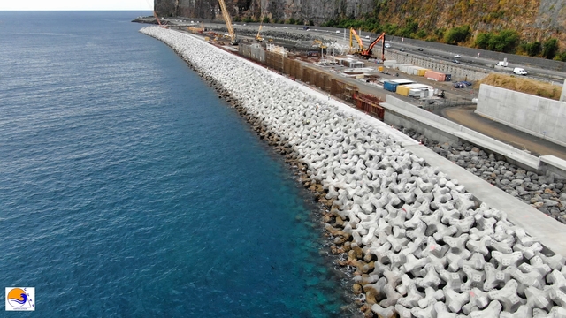 ACCROPODE ™ II cassés broken breakages expertise certification breakwater solution CLAS NRL Nouvelle Route du Littoral